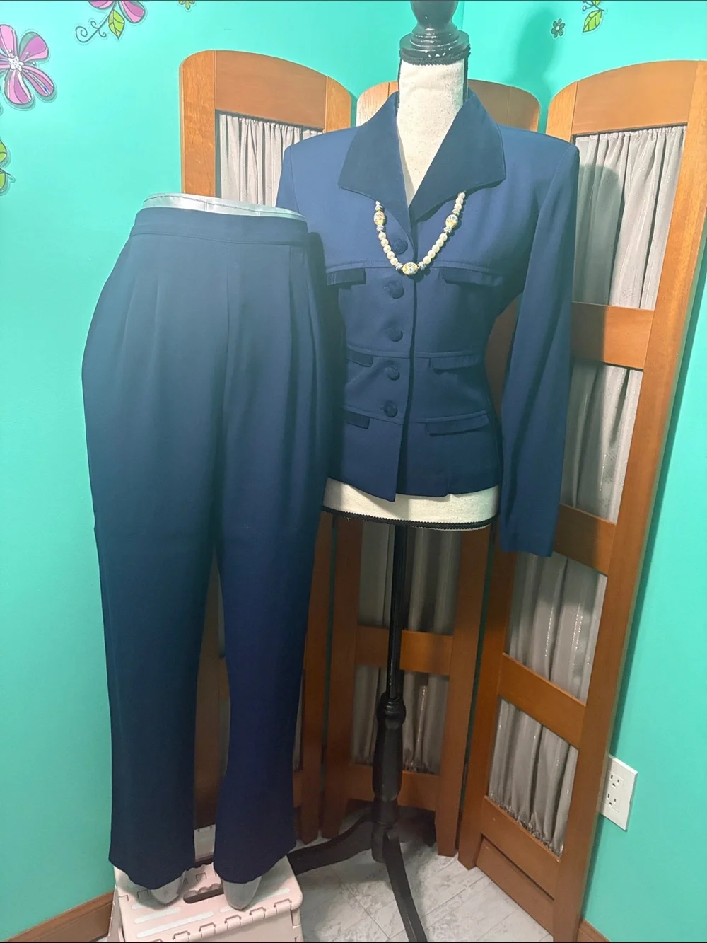 Dani Max/Lois Snyder-Vintage 2 Piece Pant Suit - Jacket & High-Waist Trousers